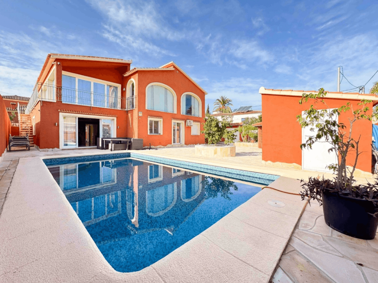 VILLA EN LAS ROTAS