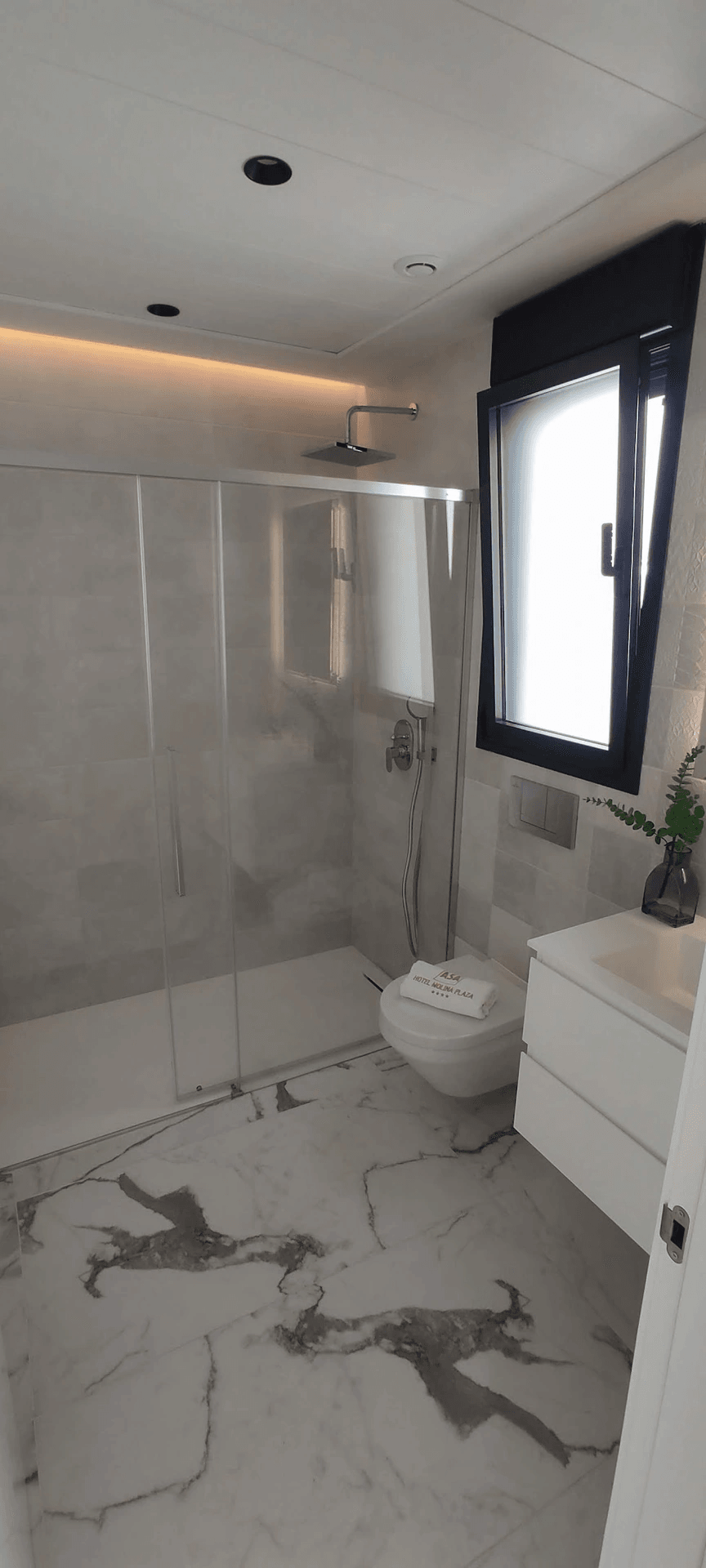 Chalet  moderno  de  nueva   construcción    listo  para entrar