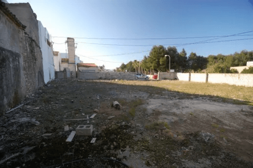Solar en Els Poblets con proyecto, en el centro del pueblo, 1km al mar.