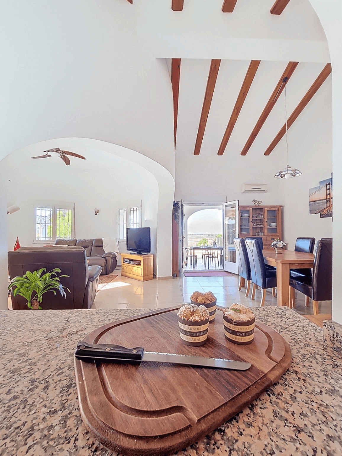 Villa con piscina y vistas abiertas en Monte Pego