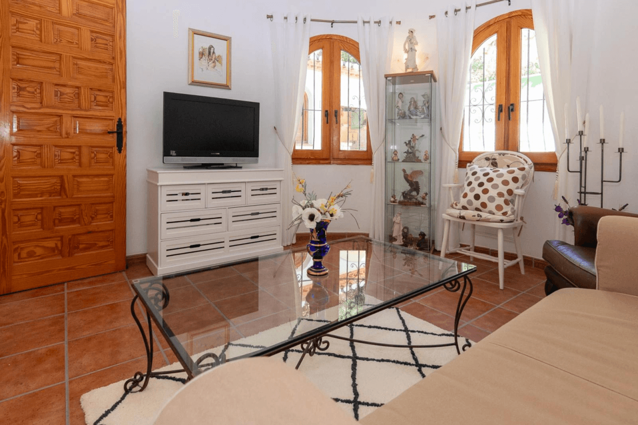 Villa con piscina y vistas a la montaña - Benigembla