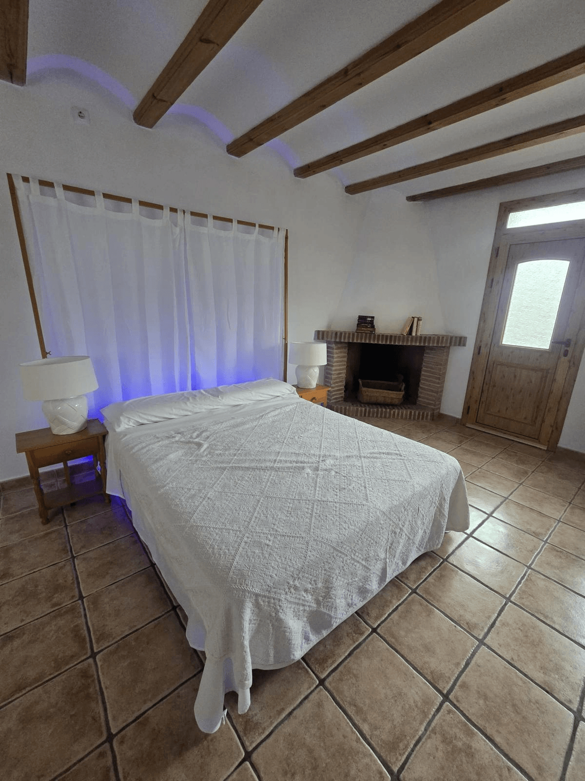 Chalet en venta con 9 dormitorios en La Carroja, Alicante