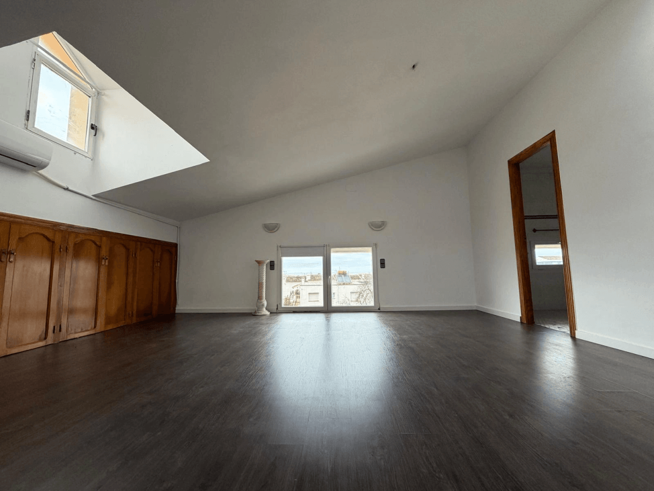 VENTA ADOSADO 3 DORMITORIOS EN PRIMERA LINEA