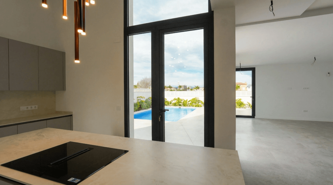 Moderna villa de nueva construcción en Vergel
