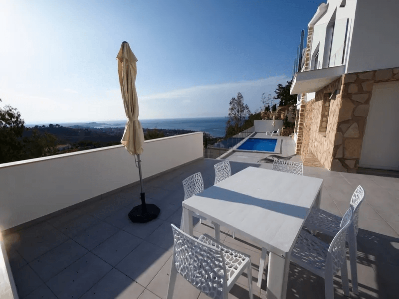 Villa en Las Rotas – vistas panormicas, de las pocas que ya quedan en Denia!