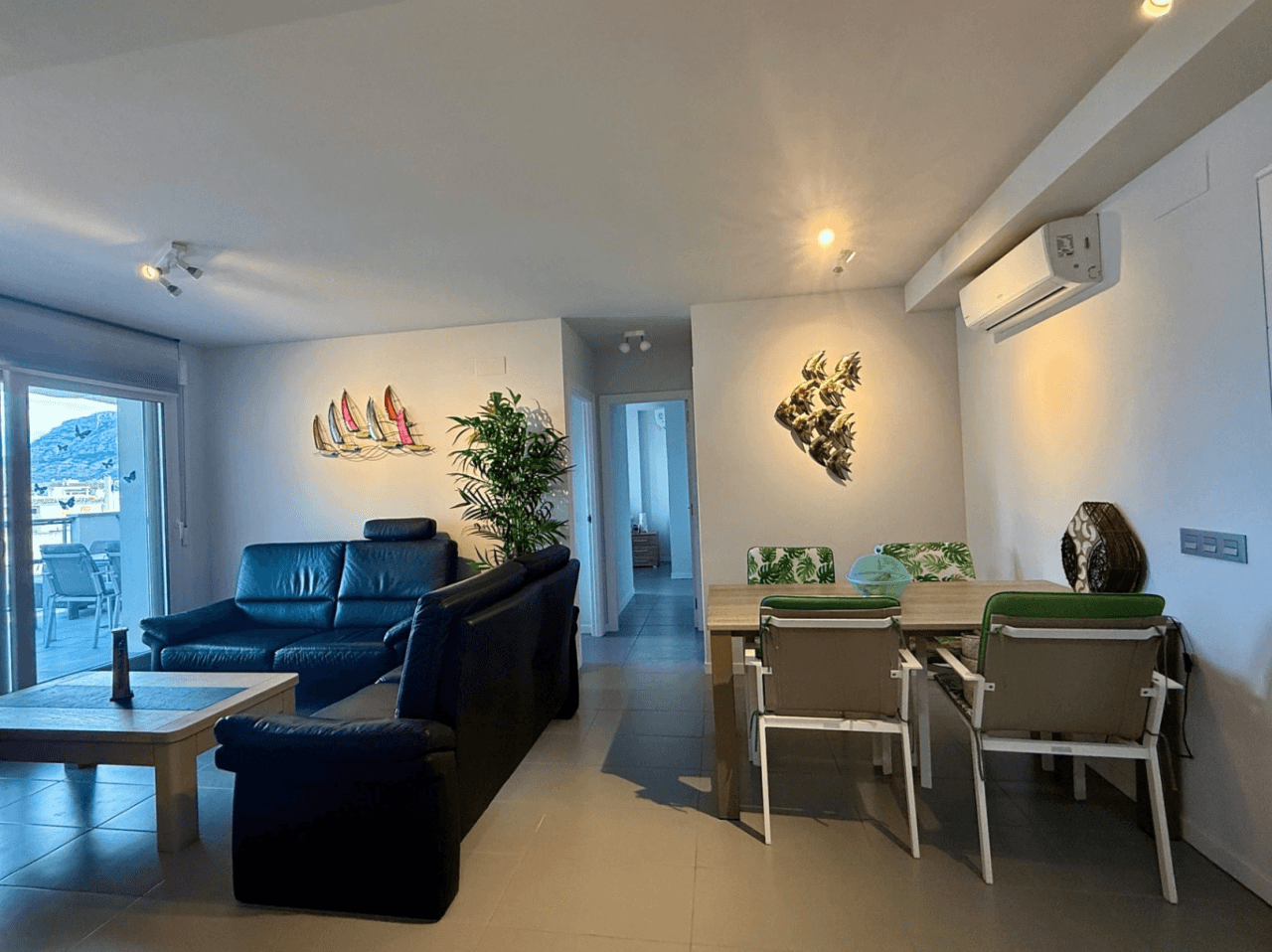 Espectacular apartamento en Denia con vistas abiertas, situado a 120m de la playa y 850m de la ciudad