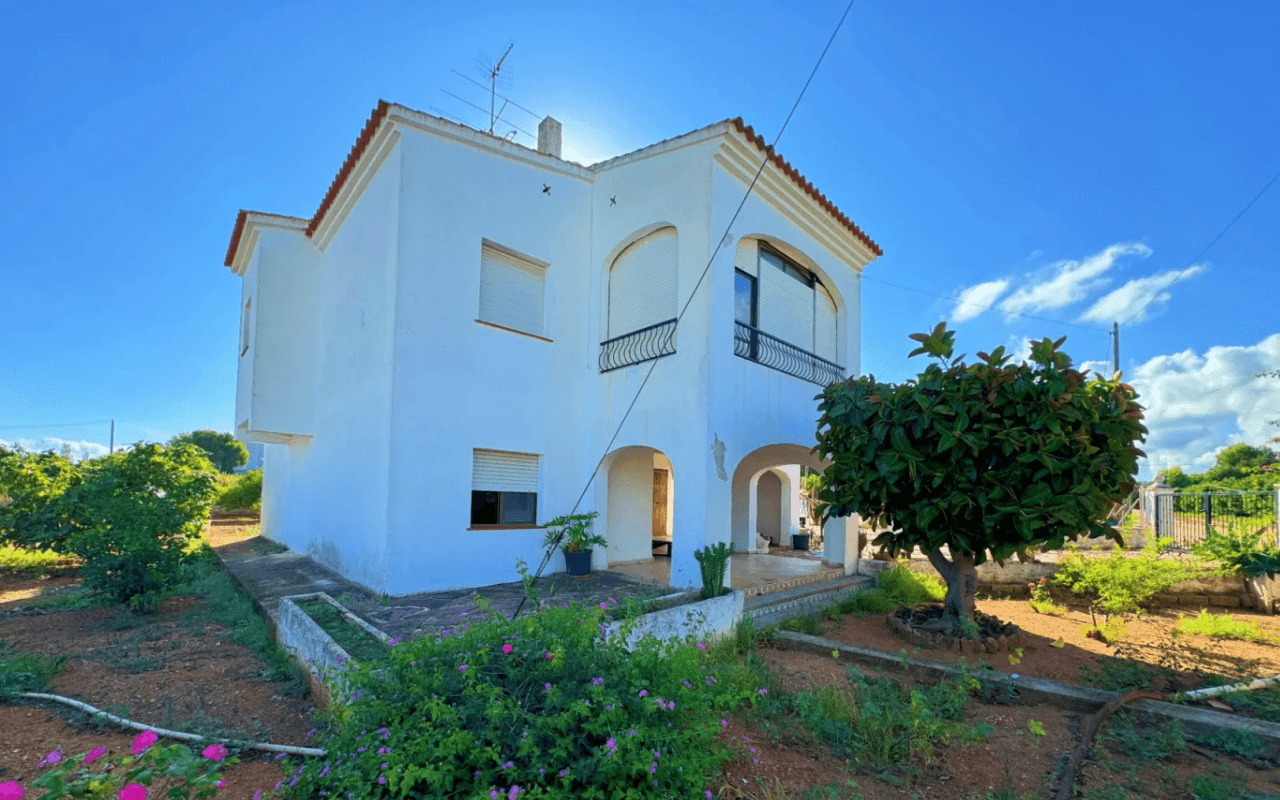 Chalet rustico en venta en Denia