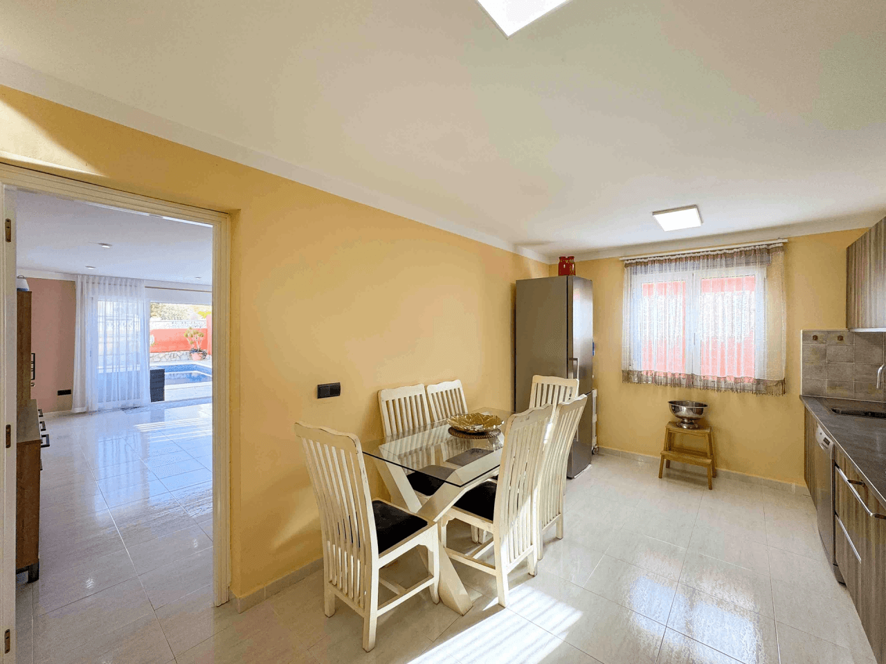 VILLA EN LAS ROTAS