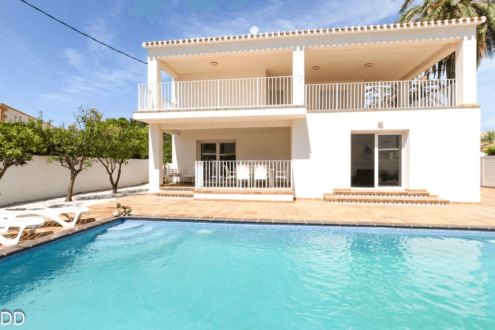 VILLA FUMATELL