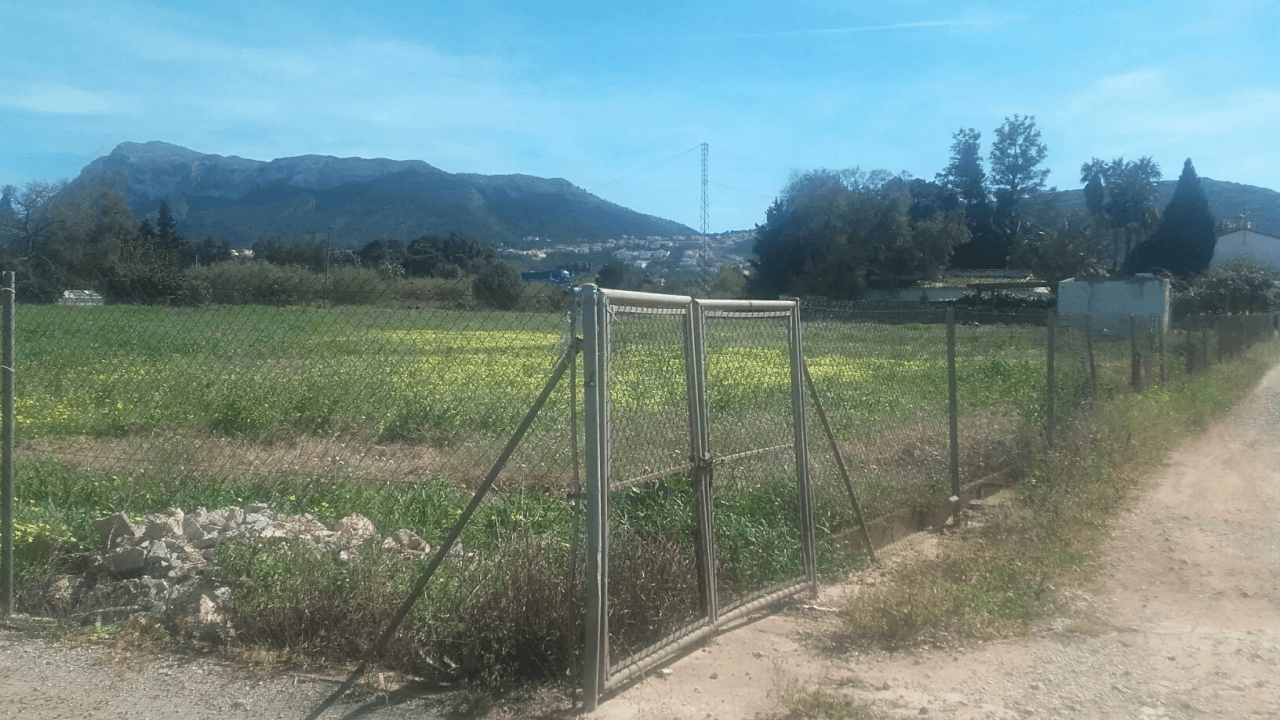 Finca rústica con posibilidad de construcción