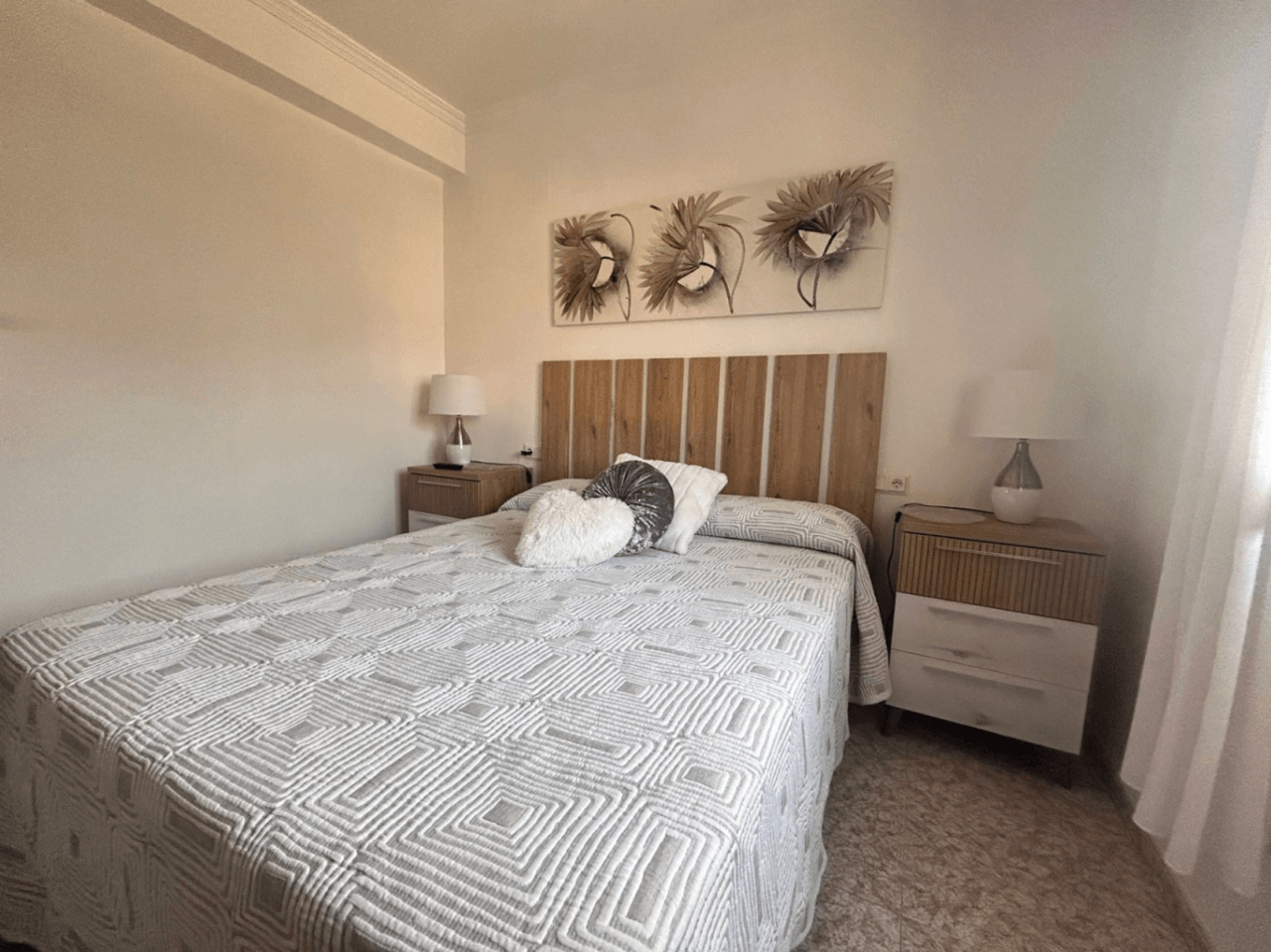 Chalet situado junto al casco urbano de Dénia, muy cómodo.