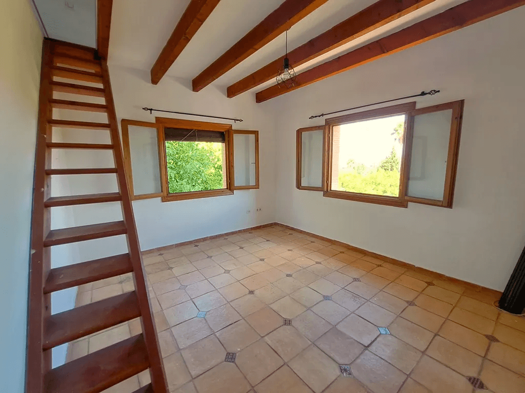 Villa familiar con piscina en venta en Orba