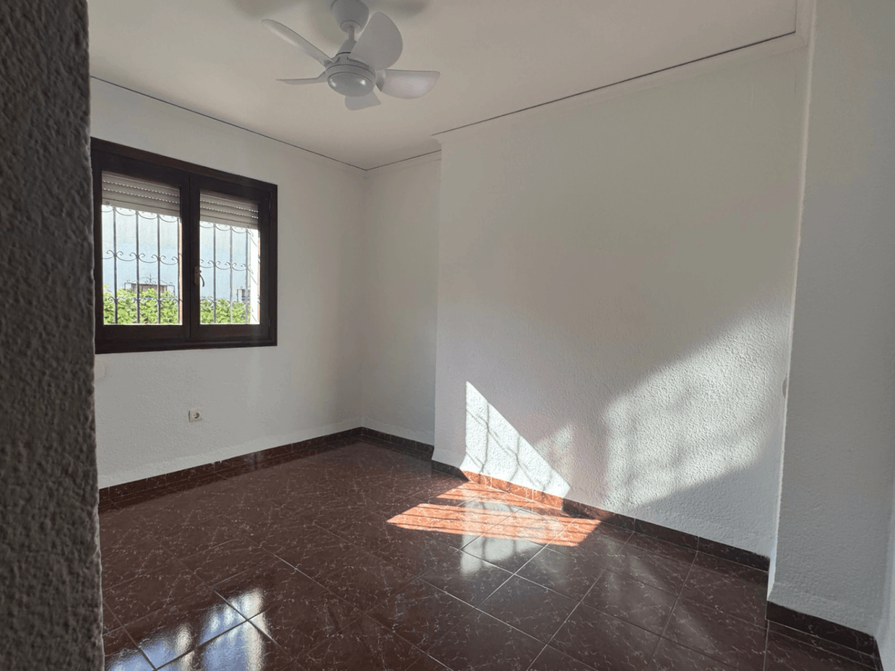 Chalet en venta en Denia, El Montgó: 3 dormitorios + altillo y piscina.