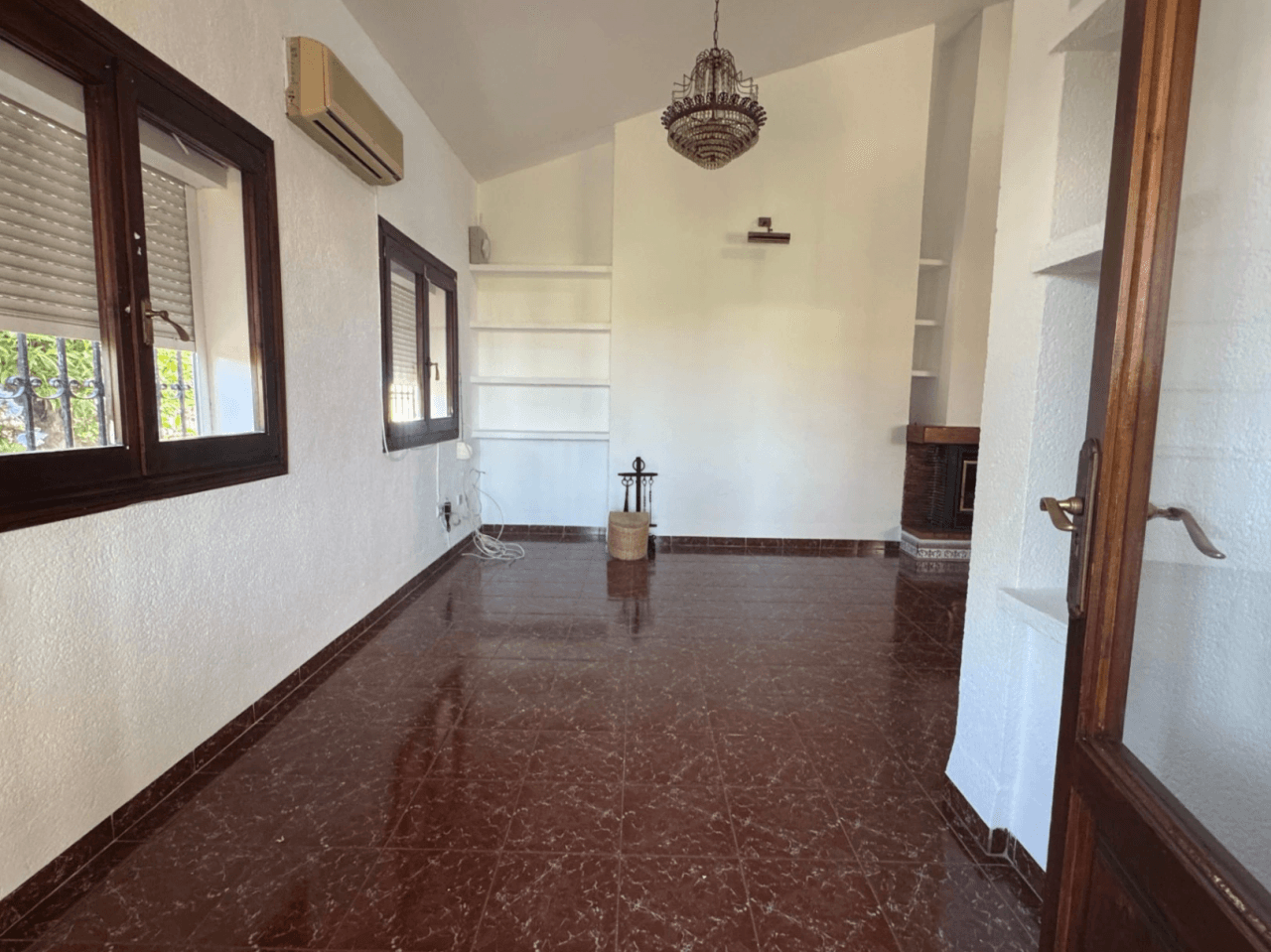 Chalet en venta en Denia, El Montgó: 3 dormitorios + altillo y piscina.