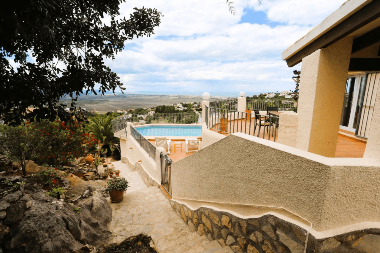 Villa "Pura Vida" en Montepego – Rafol d’Almúnia: tranquilidad, vistas y mucho espacio en plena naturaleza