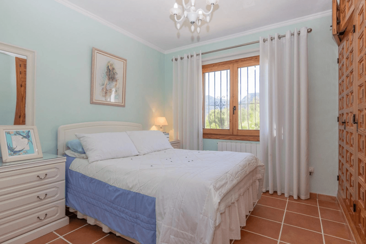 Villa con piscina y vistas a la montaña - Benigembla
