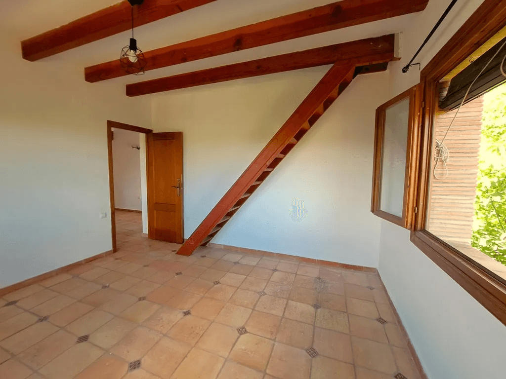 Villa familiar con piscina en venta en Orba