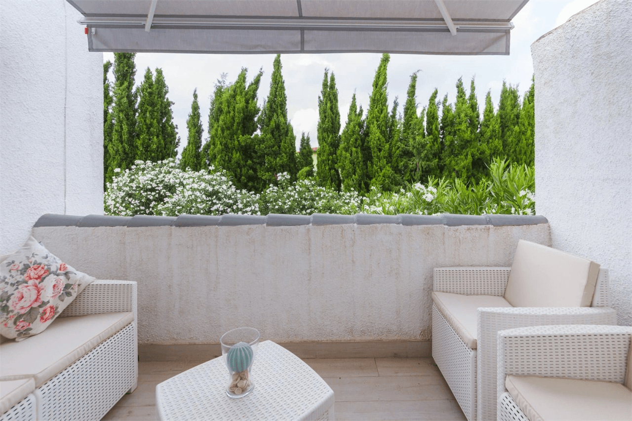 Bungalow con piscina comunitaria en Pedreguer