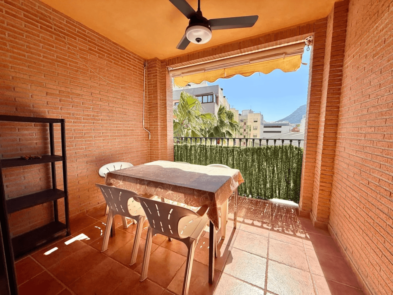 Apartamento de tres dormitorios en Denia, zona Miguel Hernandez
