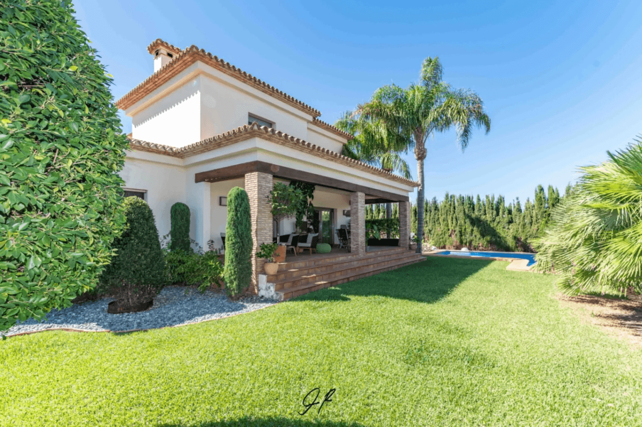 Chalet de lujo en excelente zona Residencial- Denia