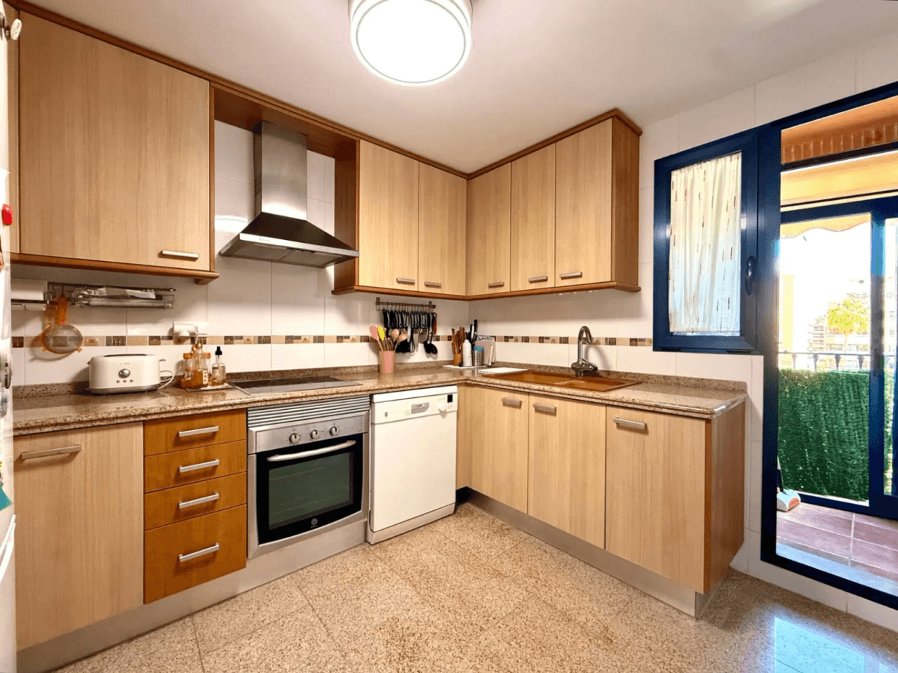 Apartamento de tres dormitorios en Denia, zona Miguel Hernandez