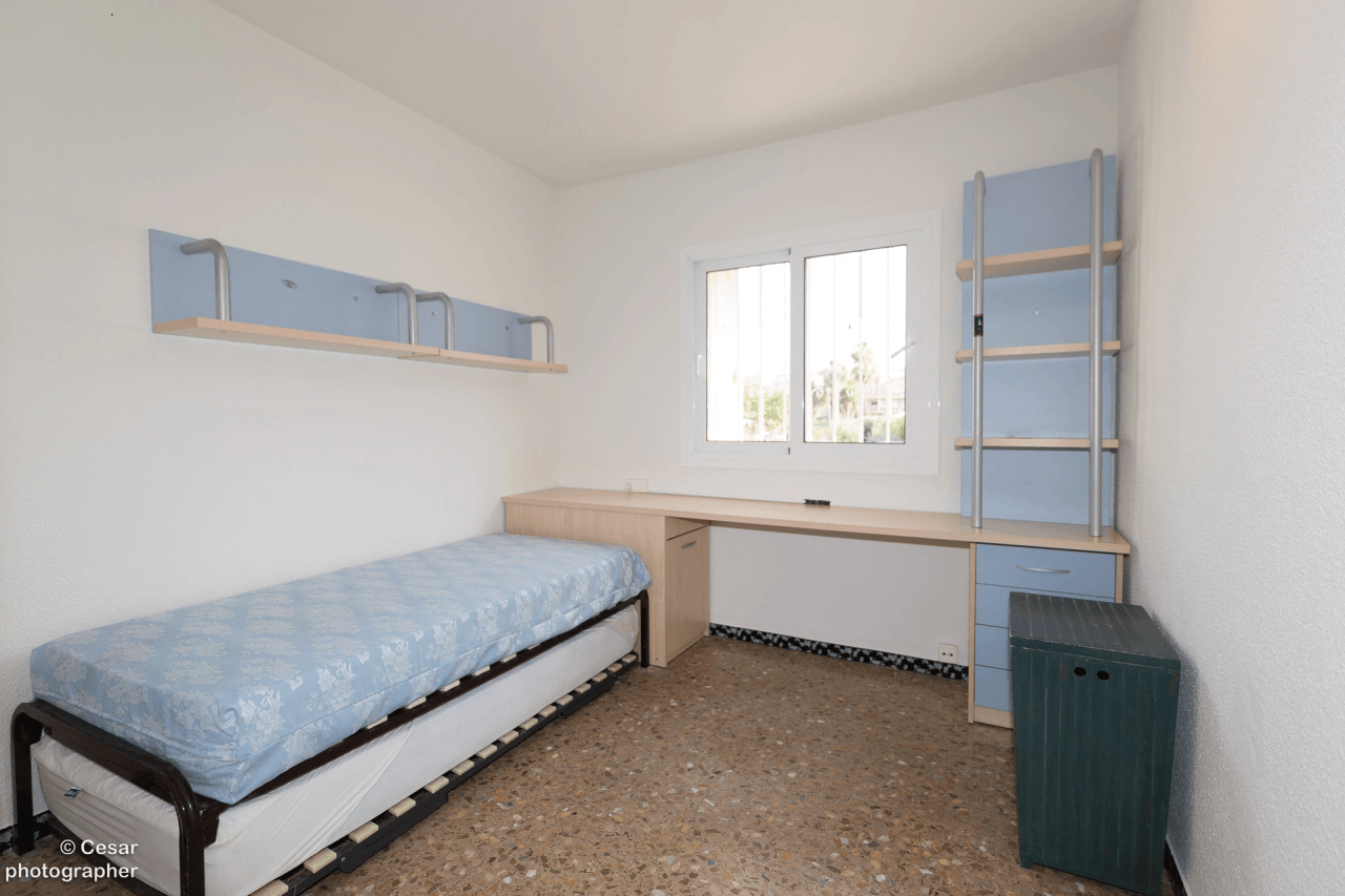 Chalet en venta en Primera Línea Marinas, Denia: 6 habitaciones, piscina privada.