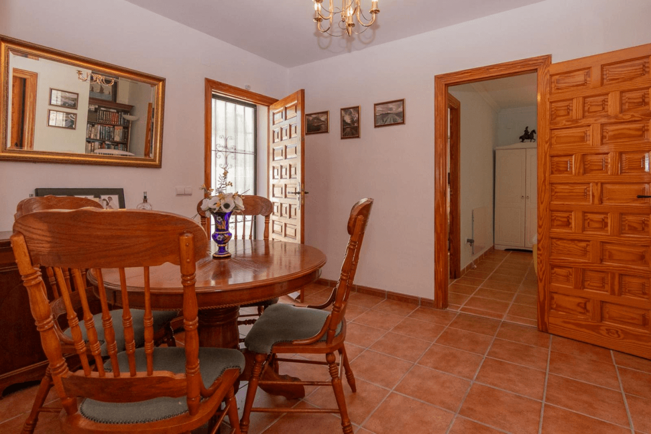 Villa con piscina y vistas a la montaña - Benigembla