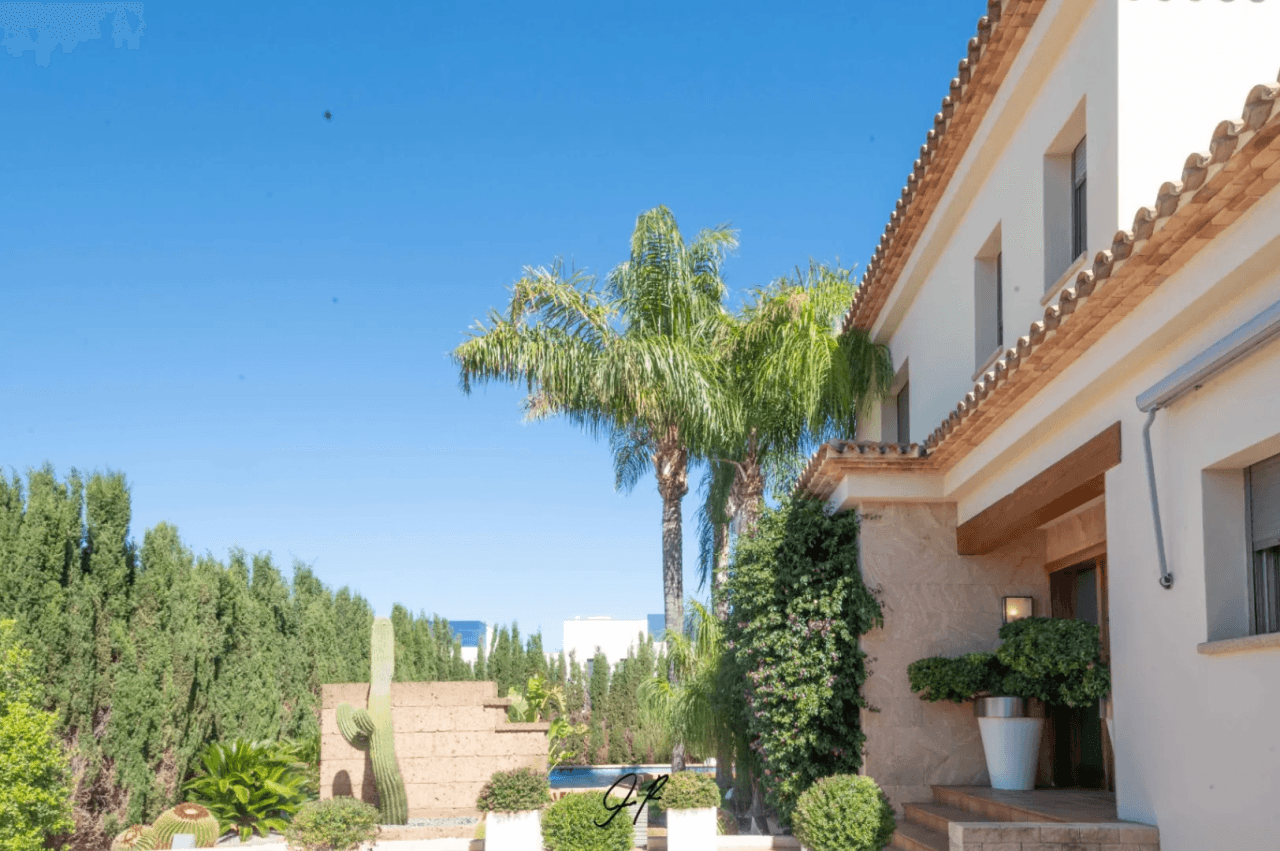 Chalet de lujo en excelente zona Residencial- Denia