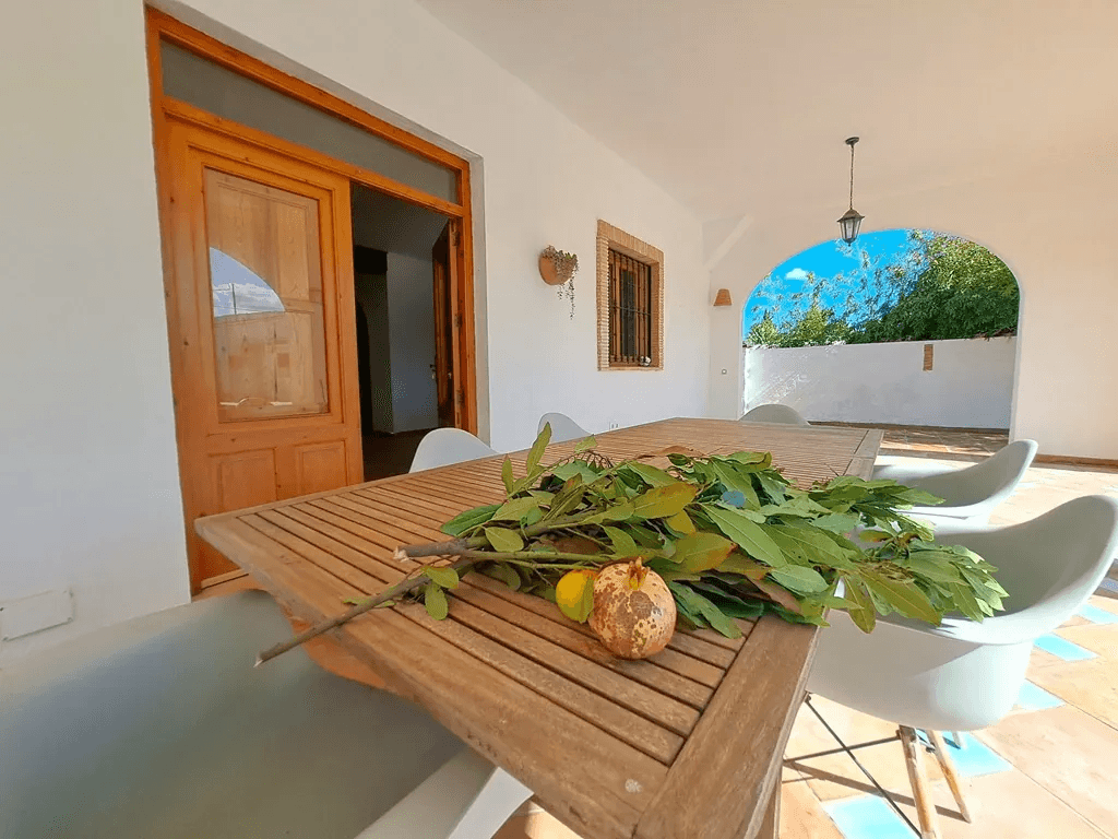 Villa familiar con piscina en venta en Orba