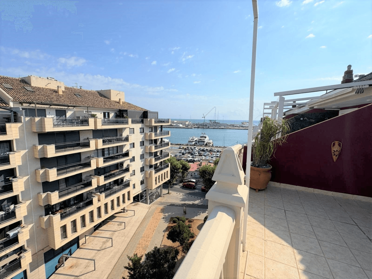 Ático dúplex con vistas al puerto en el corazón de Dénia