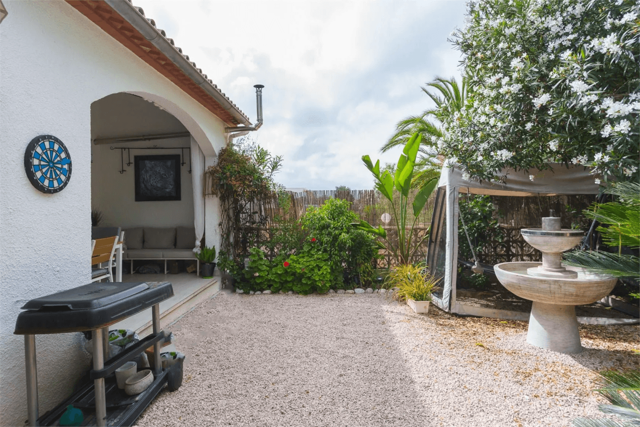 Bungalow con piscina comunitaria en Pedreguer