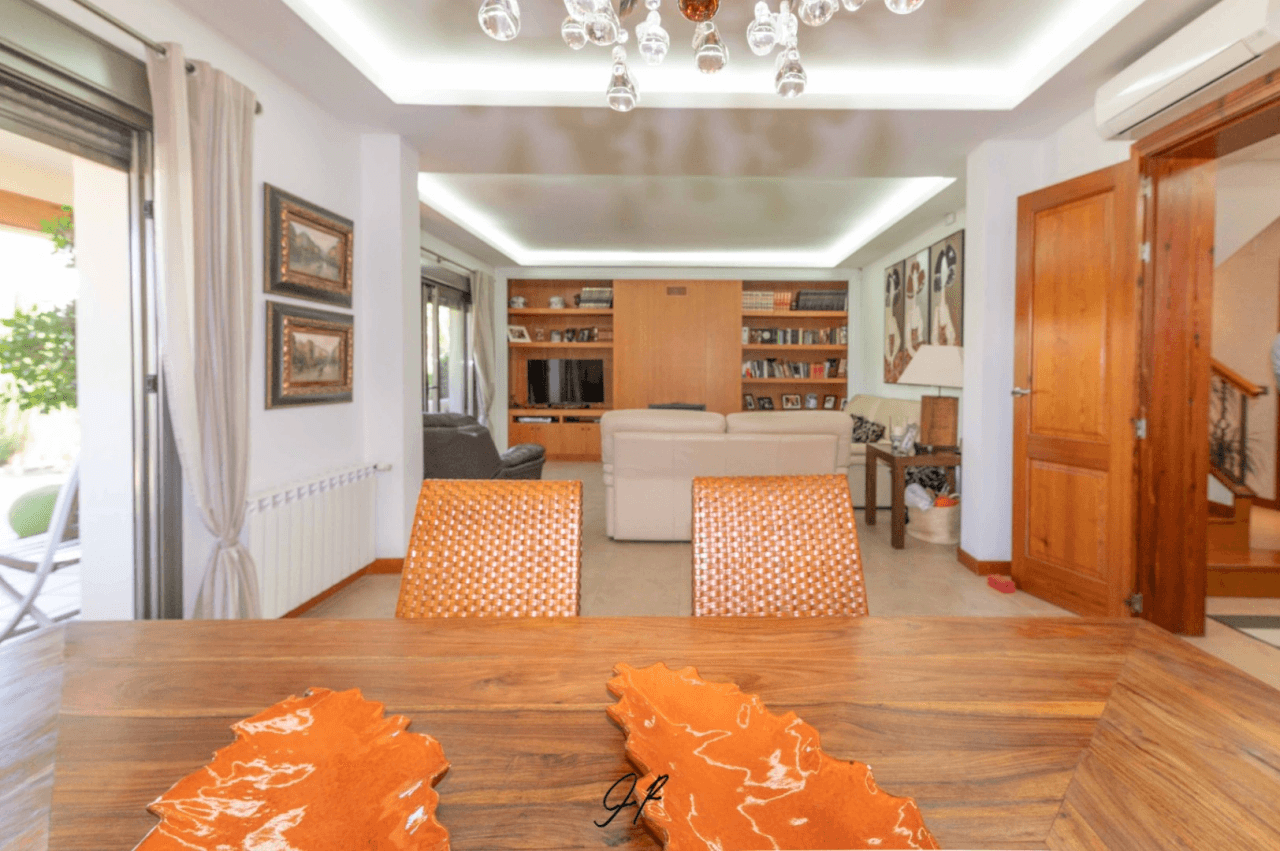 Chalet de lujo en excelente zona Residencial- Denia