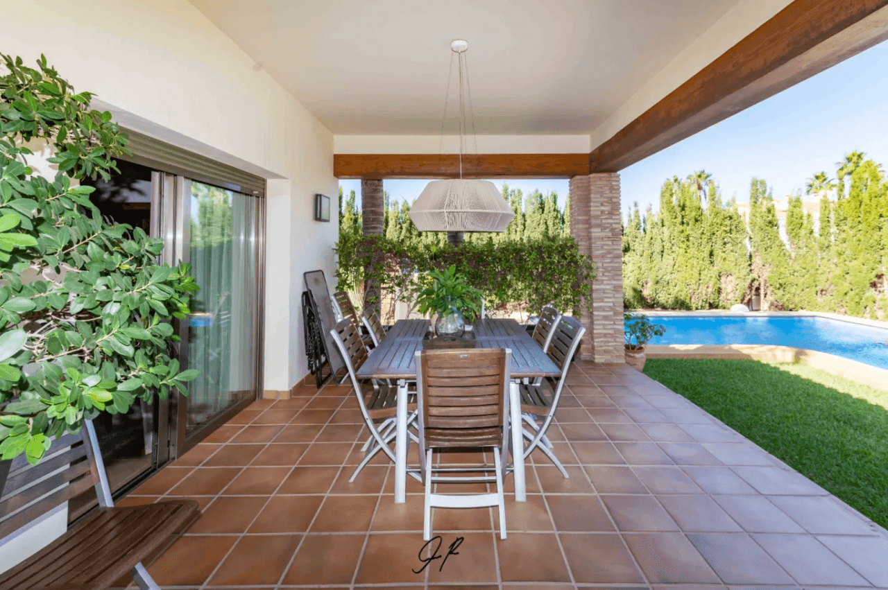 Chalet de lujo en excelente zona Residencial- Denia