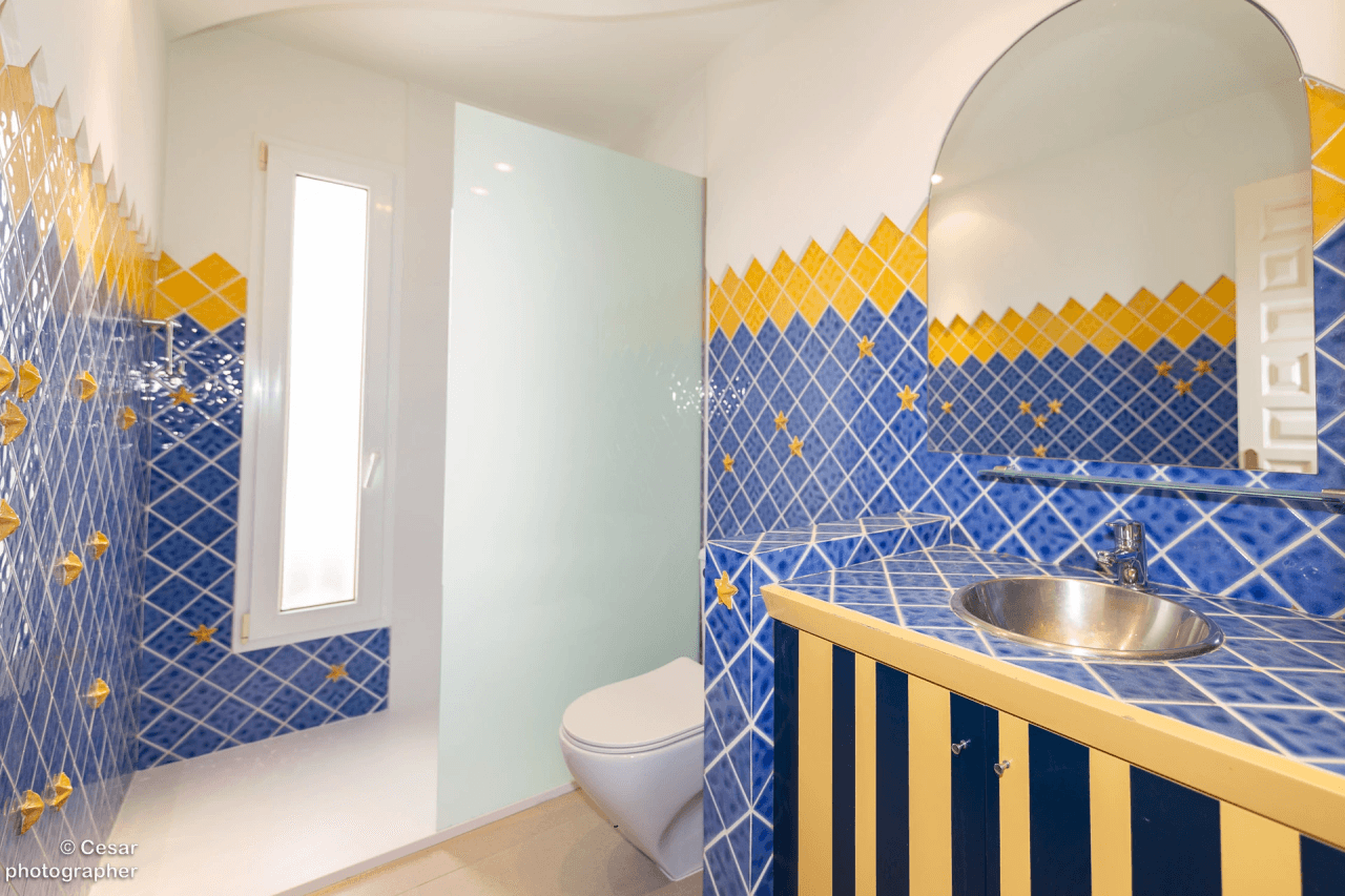 Chalet en venta en Primera Línea Marinas, Denia: 6 habitaciones, piscina privada.