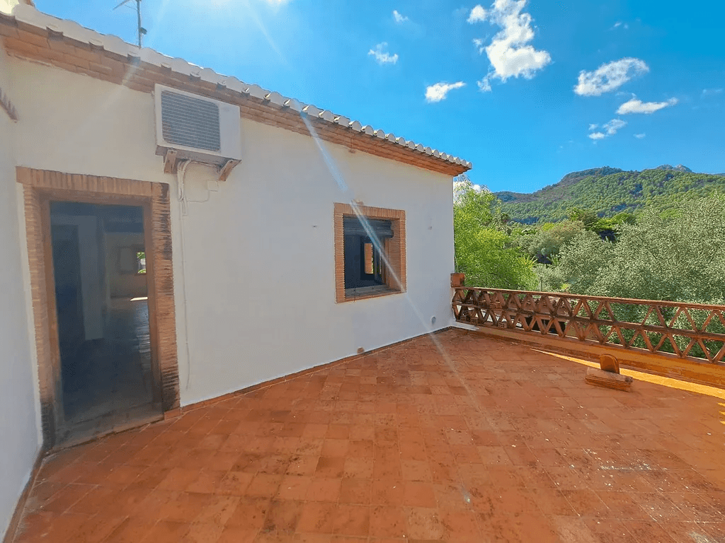 Villa familiar con piscina en venta en Orba