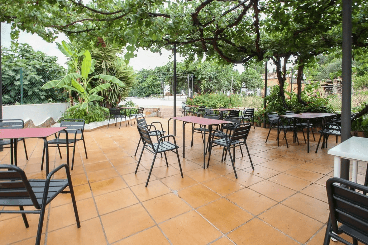 Restaurante en Orba se vende