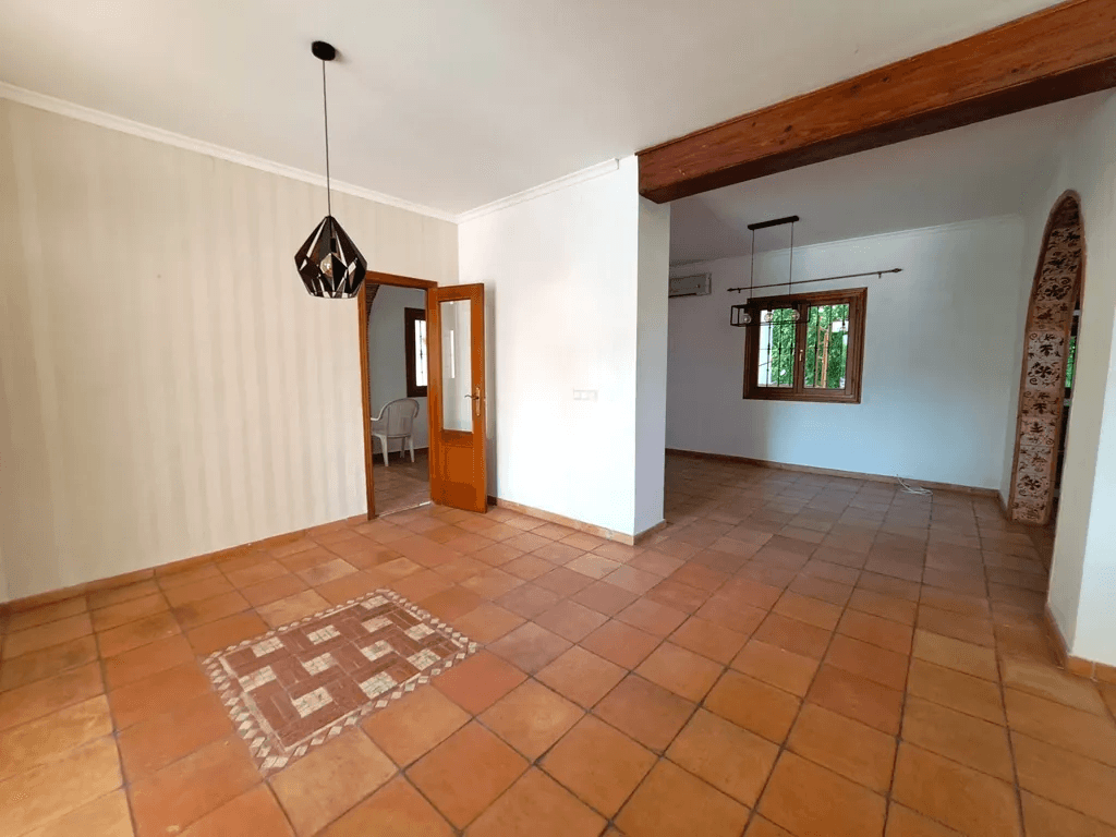 Villa familiar con piscina en venta en Orba