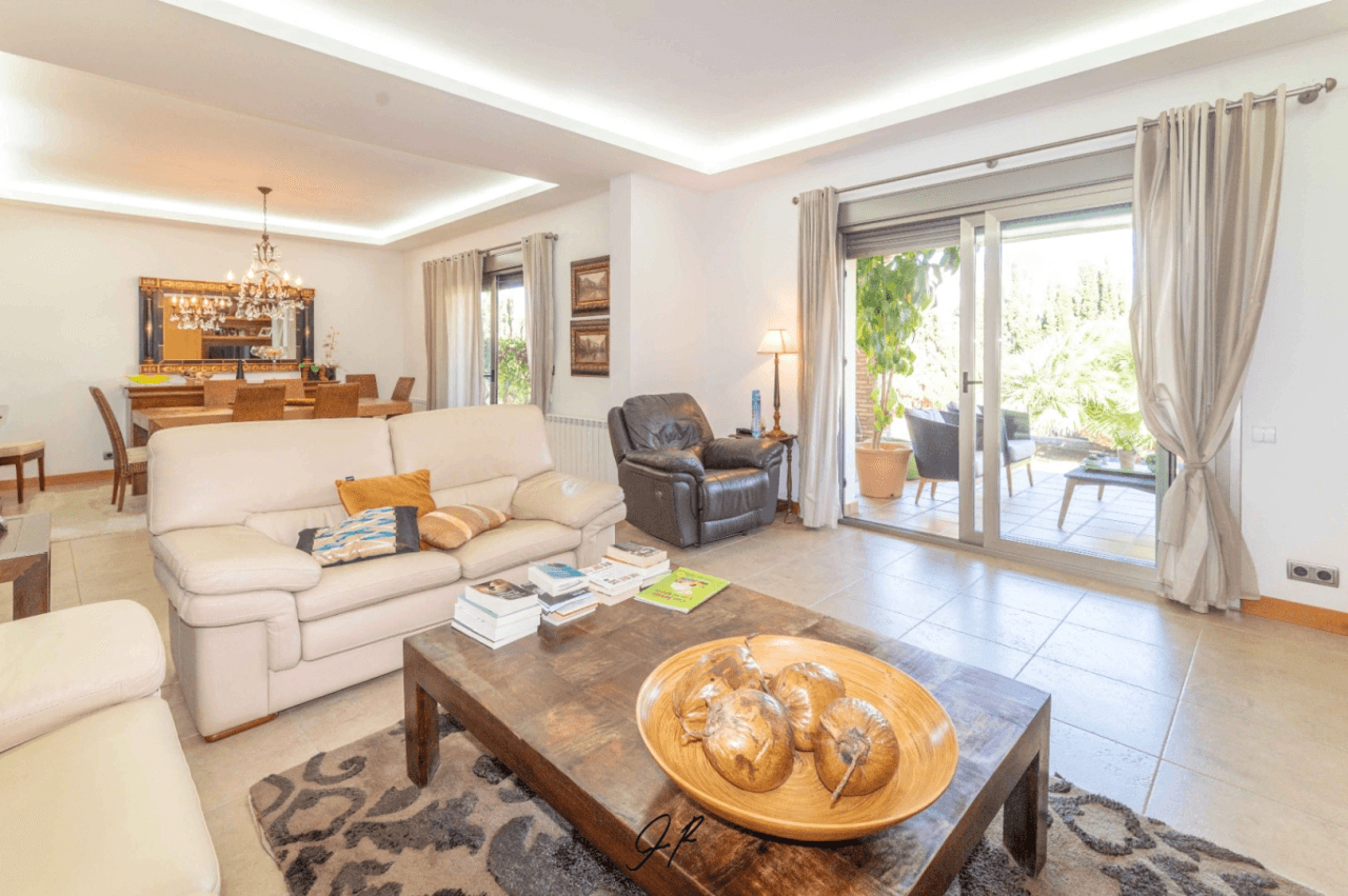 Chalet de lujo en excelente zona Residencial- Denia