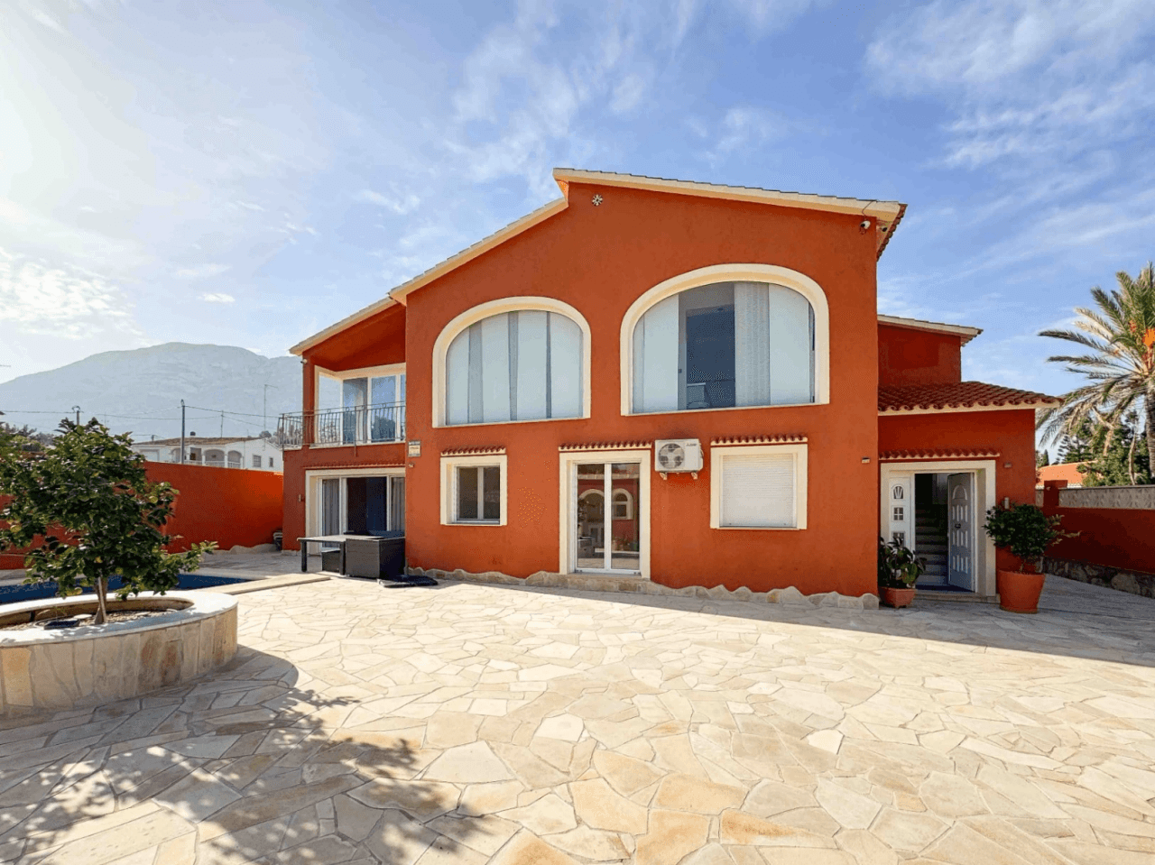 VILLA EN LAS ROTAS