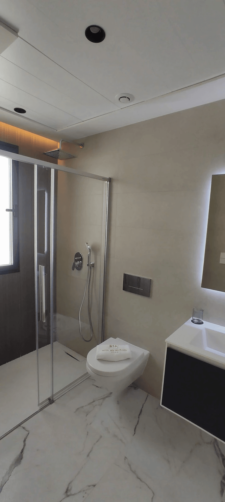 Chalet  moderno  de  nueva   construcción    listo  para entrar