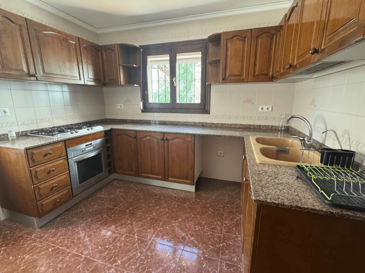 Chalet en venta en Denia, El Montgó: 3 dormitorios + altillo y piscina.