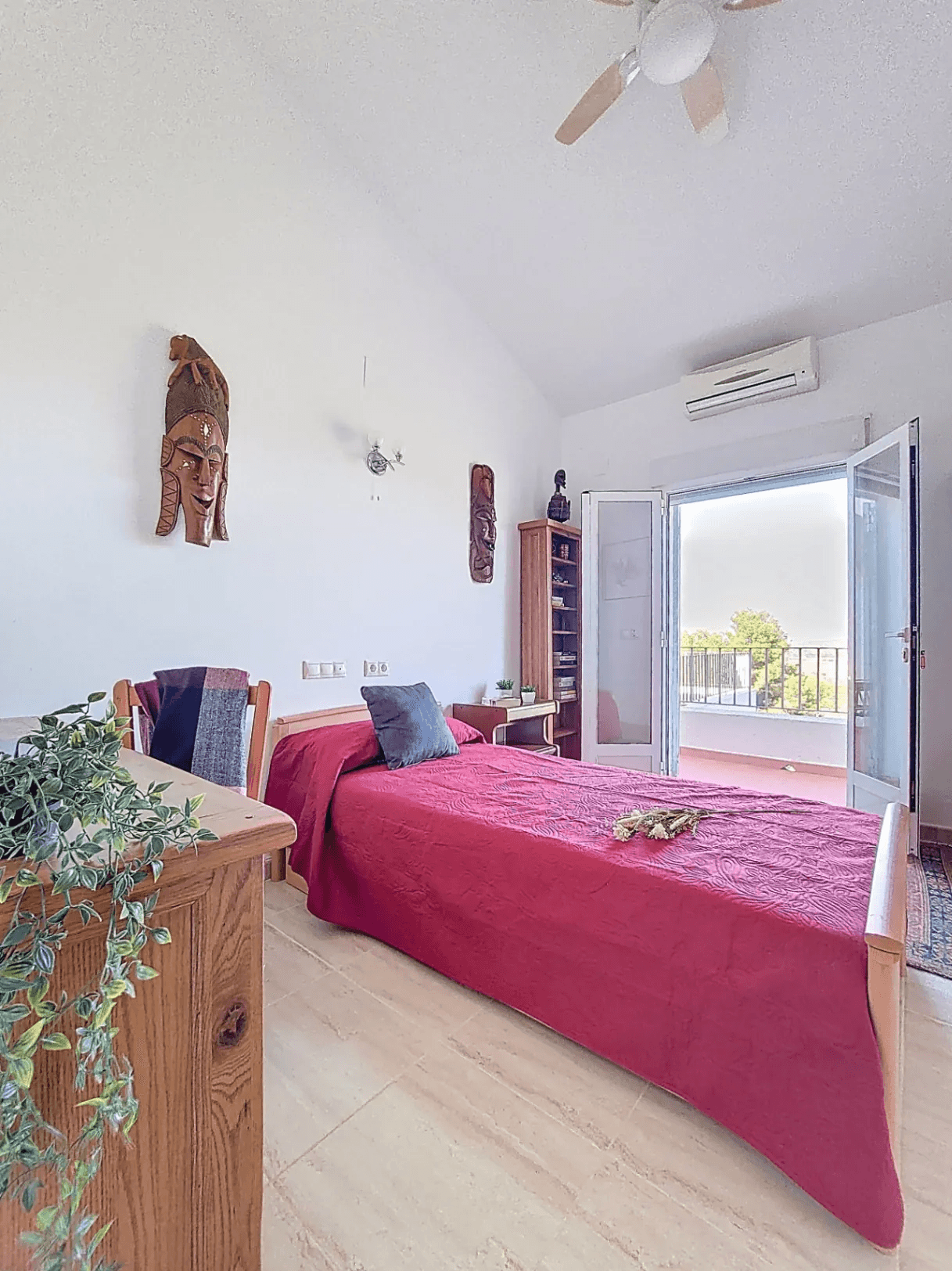 Villa con piscina y vistas abiertas en Monte Pego
