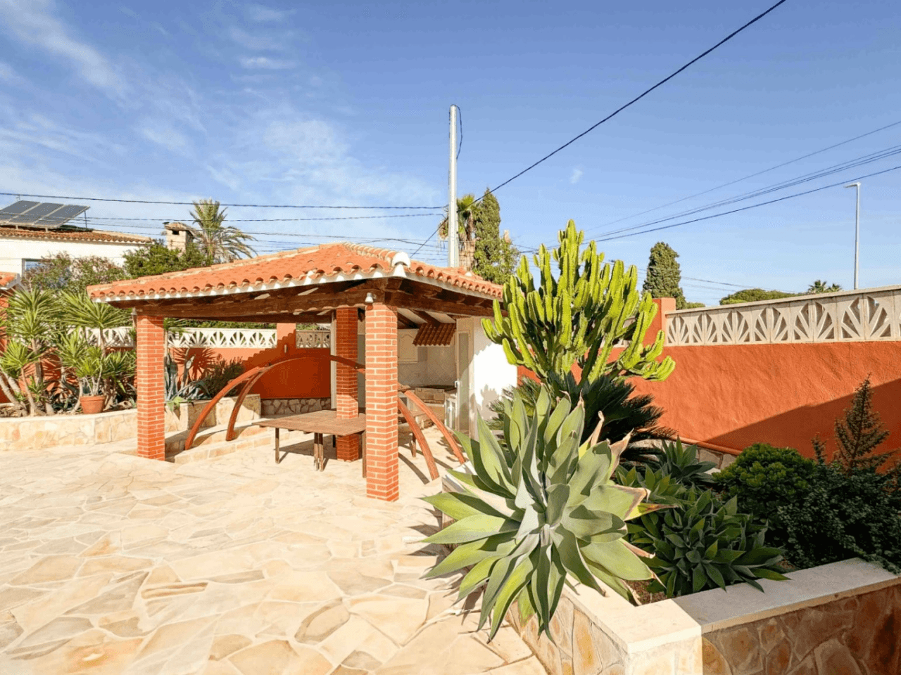 VILLA EN LAS ROTAS