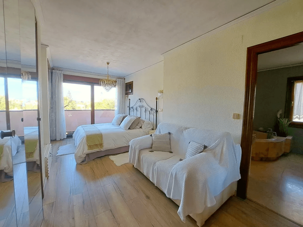Ático con gran terraza y piscina para comprar en Dénia playa