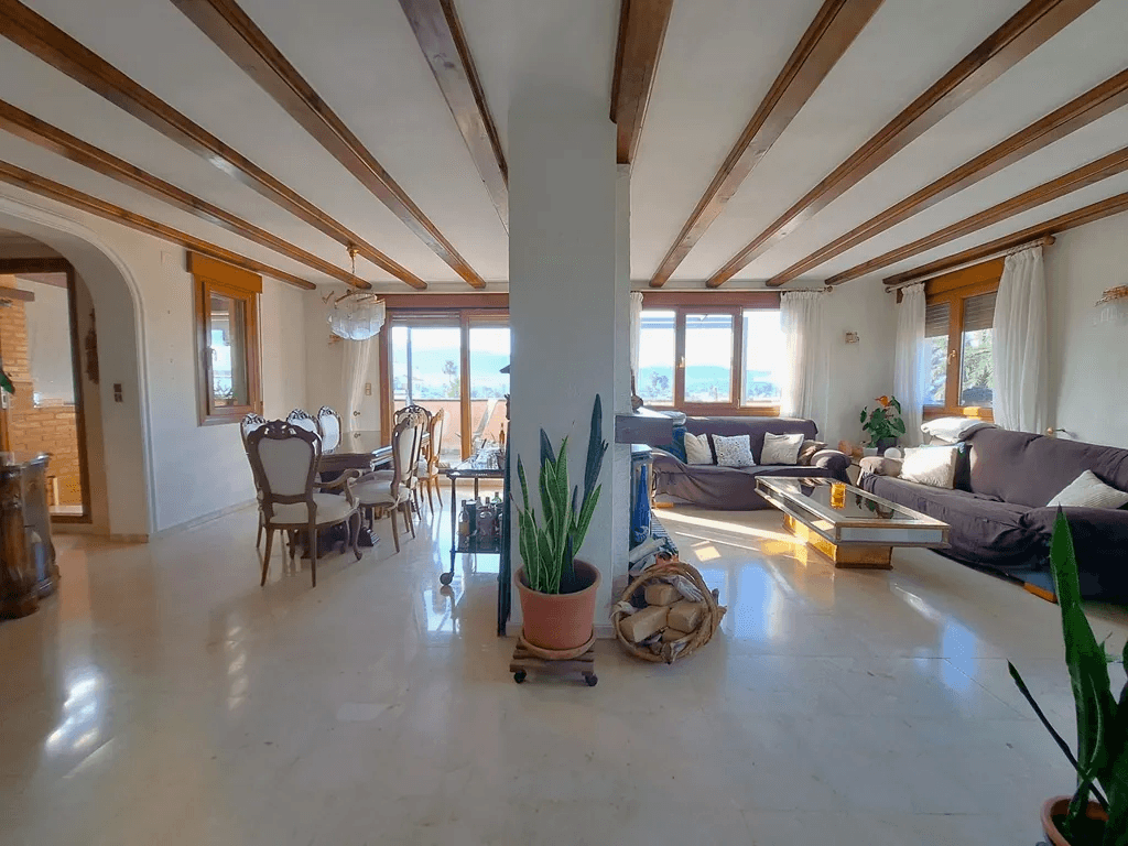 Ático con gran terraza y piscina para comprar en Dénia playa