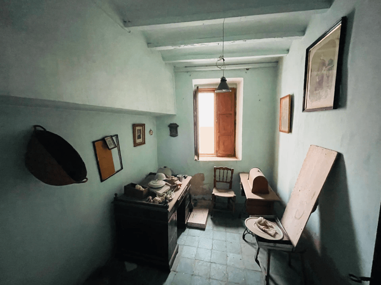 Vergel. Casa de pueblo grande con muchas posibilidades en venta