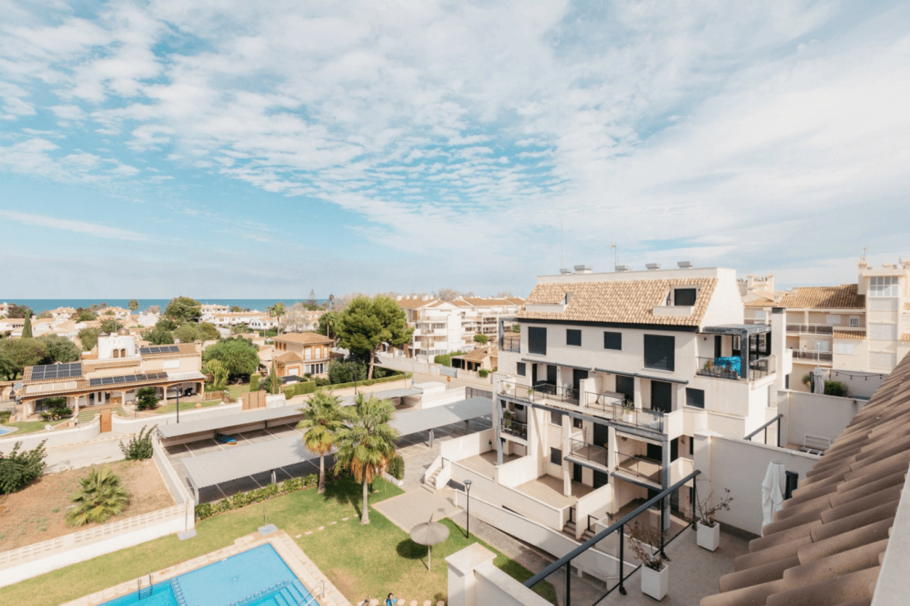 Ático en venta en Denia con  vistas al mar