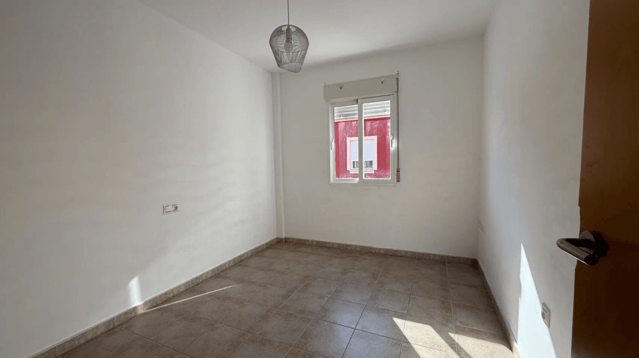 Bungalow entre Gandía y Oliva en venta con 3 habitaciones y jardín en estilo Mediterráneo