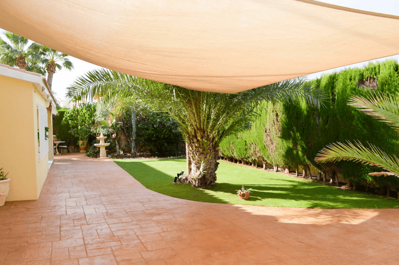 Villa de 4 dormitorios en Las Marinas, en la zona de Las Brisas