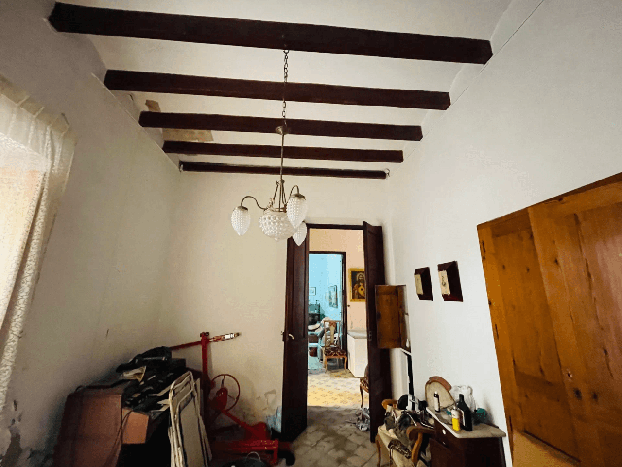 Vergel. Casa de pueblo grande con muchas posibilidades en venta